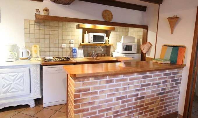 Chataigneraie Cantalienne Cottage | Gite Vitrac, 2 bedrooms, 4 persons