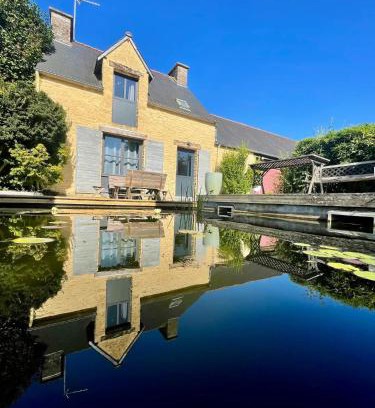 Langrolay-sur-Rance House | Gites La Rifflais - Nénuphar - avec étang privé