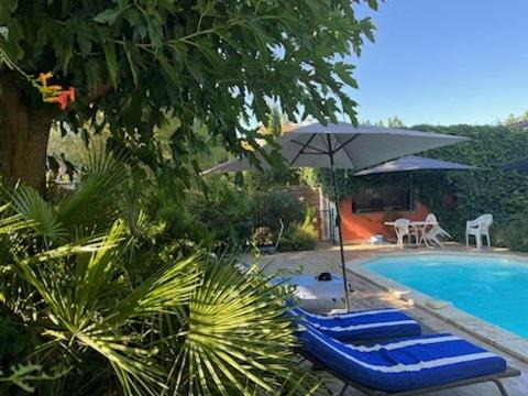 Saint-Laurent-d'Aigouze Apartment | GITES - Mas Saint-Louis - Piscine chauffée