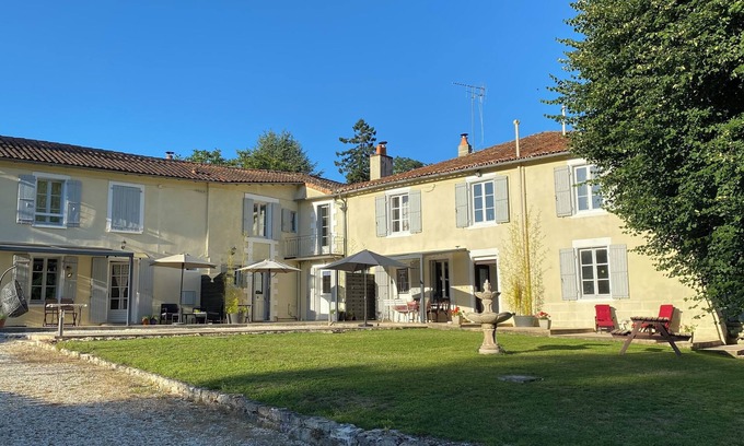 Ruffec House | Gites Rue Du Chateau - Three French Styled Cottages