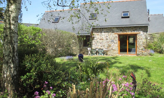 Plestin-les-Greves Cottage | Gites sleeps 10 with pool, games room, minutes from the sea