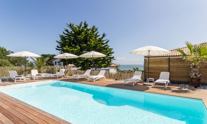 Prefailles Cottage | Gîtes with heated pool near beach. Garden, spa, BBQ, WiFi. Baby bed included