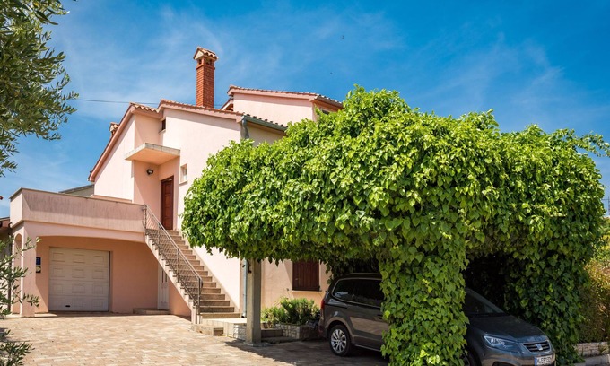 Tar-Vabriga Apartment | Giuliano by Interhome