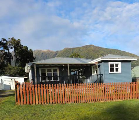 Fox Glacier House | Glacier house