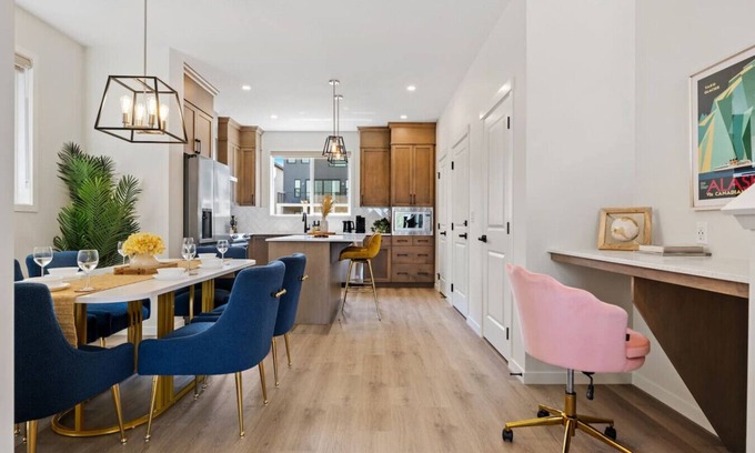 Calgary House | Glacier Ridge Retreat 4BR Home Sleeps 14