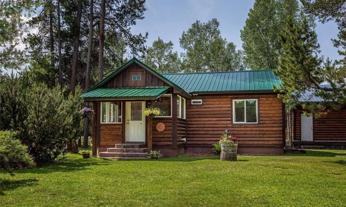 Coram Cabin | Glacier Trails Highline Cabin