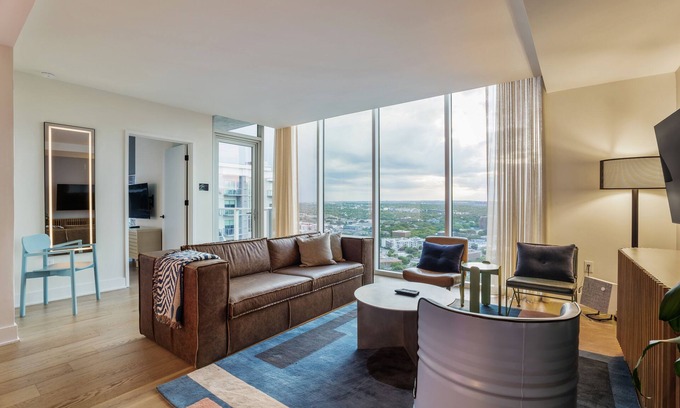 East Cesar Chavez Condo | Glam DT Penthouse - DT & Lake View! Sleeps 8