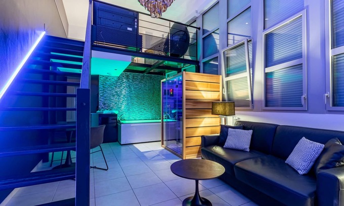 Reims City Centre Apartment | "Glamappartspa New York Executive Champagne & Parking
