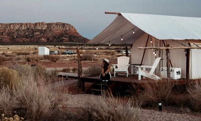 Cane Beds Cabin | Glamp Tent b/w Zion & Bryce, Outdoor Shower & Wifi