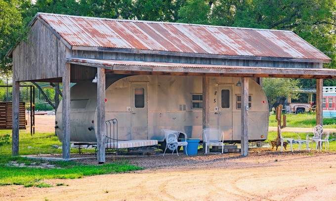 Spicewood House | Glamping in Spicewood TX Hill Country~ The Kit at Green Acres