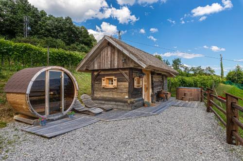 Srednje Grcevje House | Glamping Paradise Škatlar