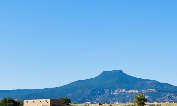Abiquiu Apartment | Glamping Studio Room Spectacular Lake Views