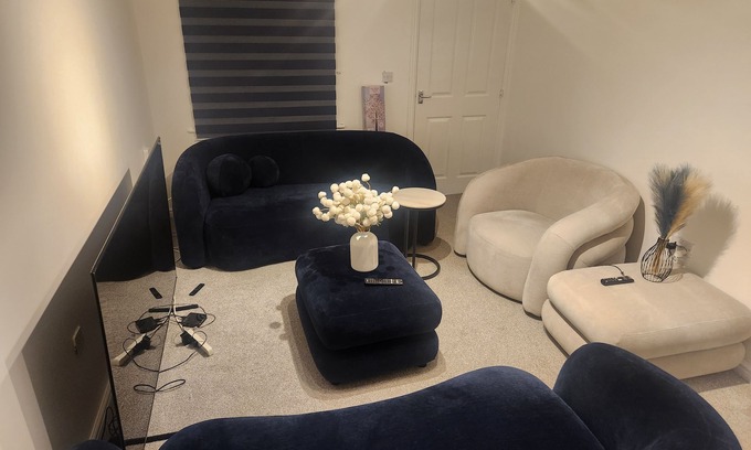 Wolverhampton House | Glamshouse is situated in a beautiful layout called Akron estate.nit's centra