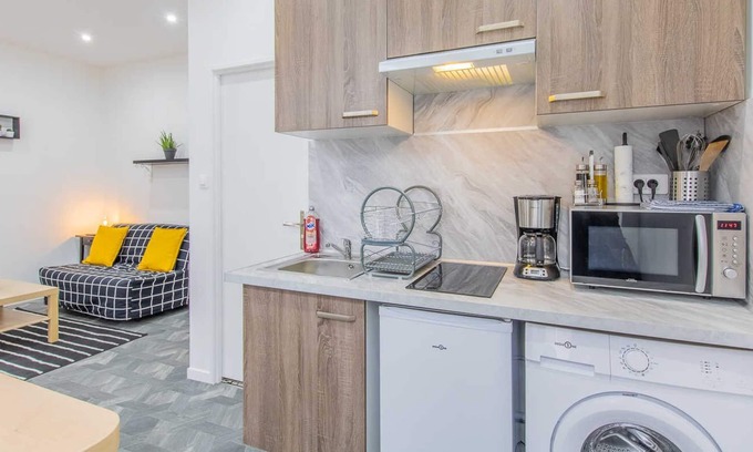 Le Creusot Apartment | Glassware - LE CREUSOT