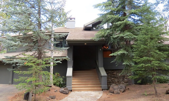 Black Butte Ranch House | Glaze Meadow #418 Ultimate Luxury in a Vacation Home on 1.12 Secluded Acres