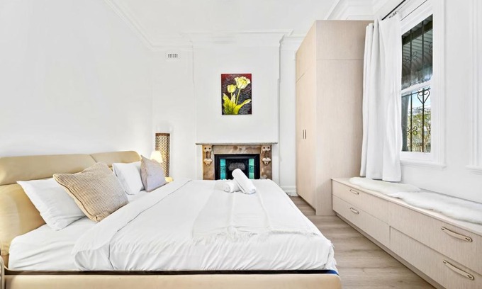 Glebe House | Glebe 4Bd with City & Nature at Doorstep