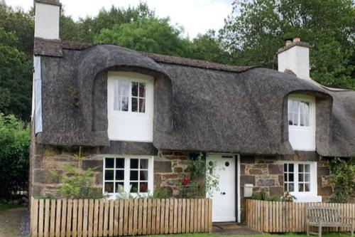 Glen Lyon House | Glencroft A Fairytale Highland Cottage