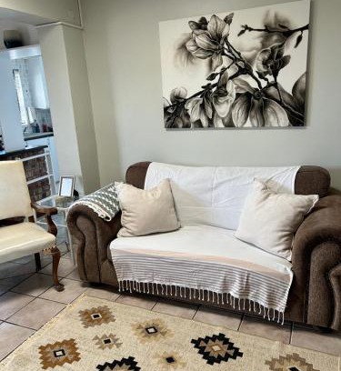 Port Elizabeth House | Glenelg Road Guesthouse