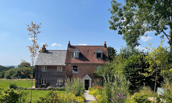 Gillingham Cottage | GLENFIELD, pet friendly, with pool in West Stour