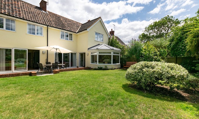 Woodbridge House | Gleve House - Four Bedroom House, Sleeps 7