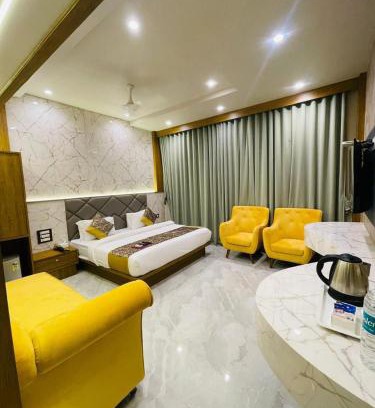 Sakinaka Hotel | Glitz T2 Grand-Next to Intl Airport