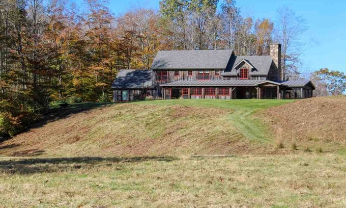 Dorset House | Glorious, Private, Dorset Retreat - Mountain Views, Trails, Swimming, Glamping!