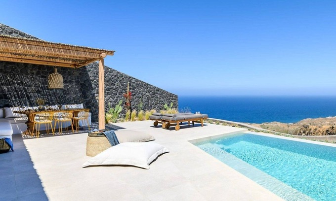 Imerovigli Villa | Glorious Santorini Villa | Villa Ron | 1 Bedroom | Children Older than 7Y are.