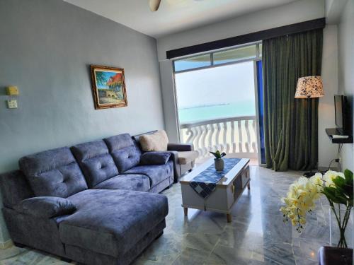 Taman Tun Sambanthan Apartment | Glory Beach Resort 7+2 PAX Seaview Suite