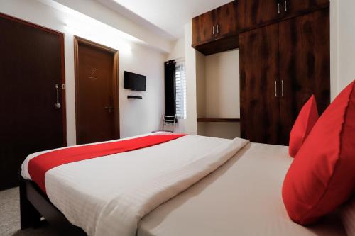 Rajajinagar Hotel | GN Collection O Near Rajajinagar Industrial Estate