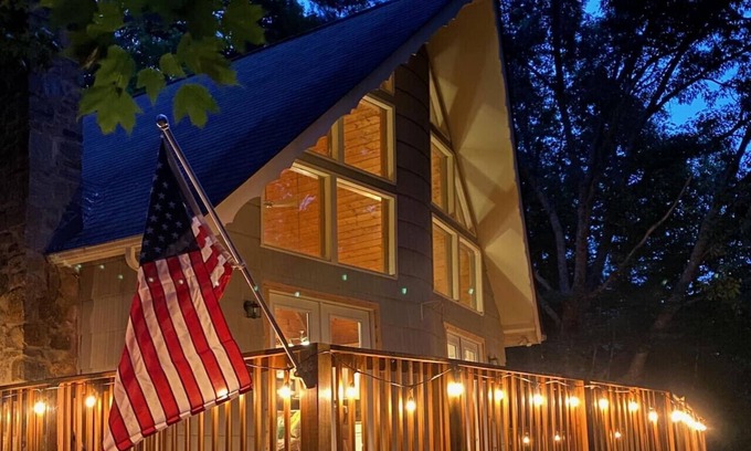 Deep Gap Cabin | Gnome Away From Home*FP*BBQ Grill*Hiking*Pets OK