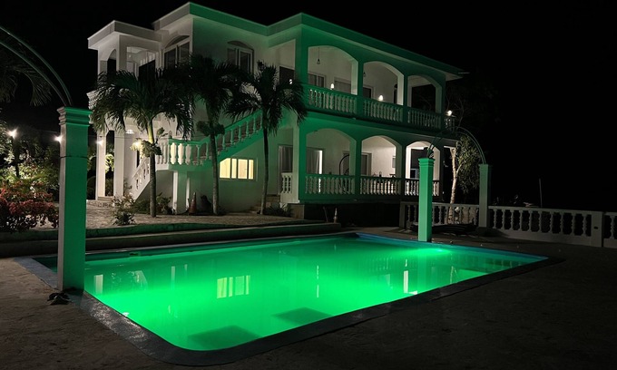 Cabrera Hotel | Godfather #2 feels like a piece of heaven in the beautiful Casablanca.