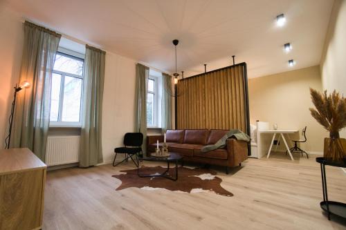 Worms Apartment | Goethe-Suites: Premium 4 Person Worms city centre Appartment