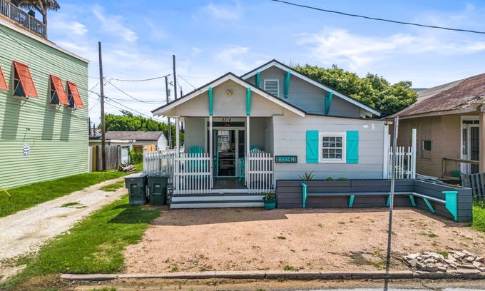 Galveston House | Going Coastal ~ Beach Bungalow!