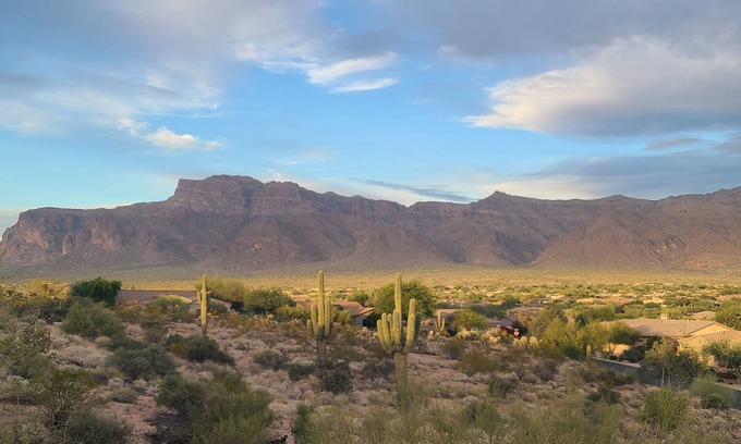 Gold Canyon House | Gold Canyon, Arizona. Hiking and golfing nearby. nAZ TPT 21549812