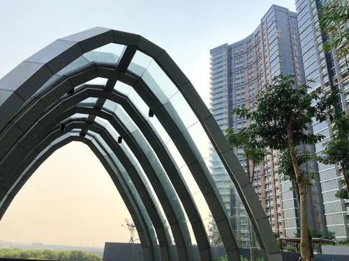 Pantai Indah Kapuk Apartment | gold coast studio Netflix wifi paris room sofabed