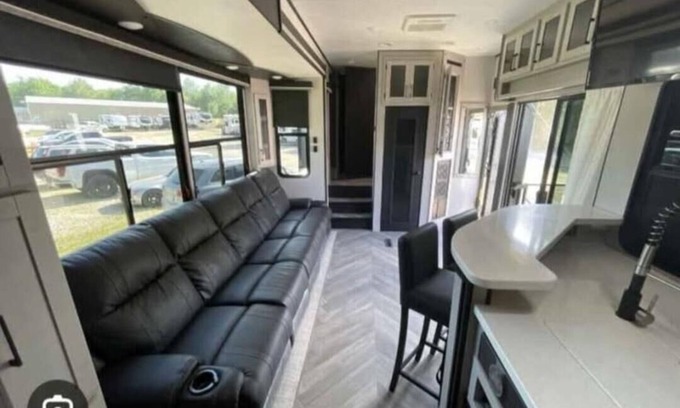 Phoenix Lake-Cedar Ridge RV Rental | Gold Rush Historic Location with Luxurious Recreational Vehicle with Porch