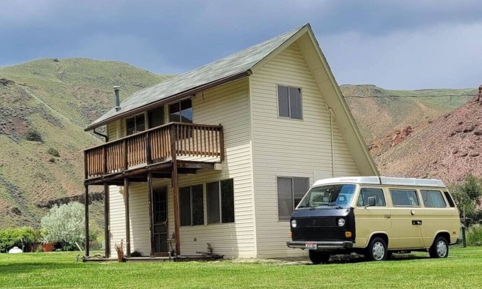 Salmon Cabin | Goldbug Hot Springs Getaway, Cozy Cabin Great for Hot Springs, Fishing & Hunting!