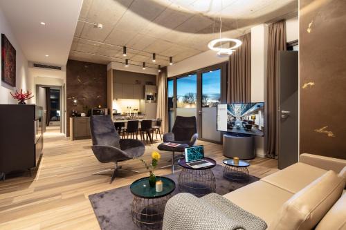 Munchen District Apartment | Golden Ball, Exclusive Serviced Apartments Munich