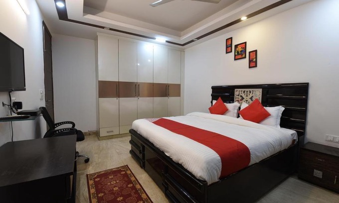 South Extension House | Golden Bed and Breakfast- High Quality Rooms in South Ex-1 D Block
