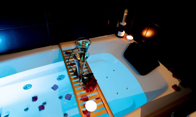 Annecy Apartment | Golden Blue jacuzzi et 2 vélos