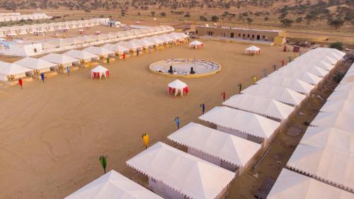 Amar Sagar Pol Hotel | Golden Empire Desert Camp