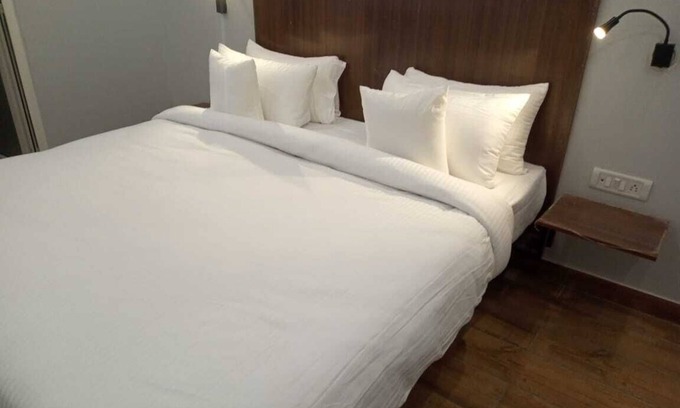 Indirapuram Hotel | Golden Frame Hotel