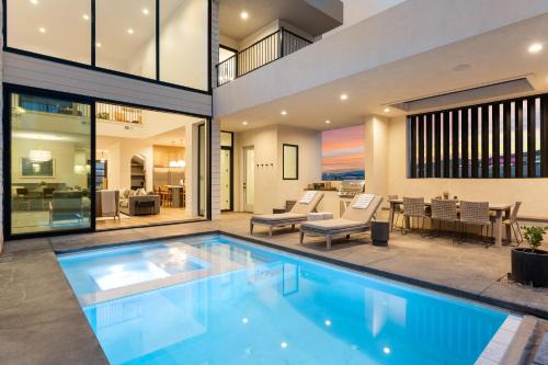 St. George House | Golden Hour home