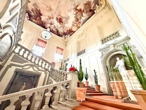 Santissima Annunziata Apartment | GOLDEN LUXE Four Seasons Penthouse Duomo View Garden and Parking