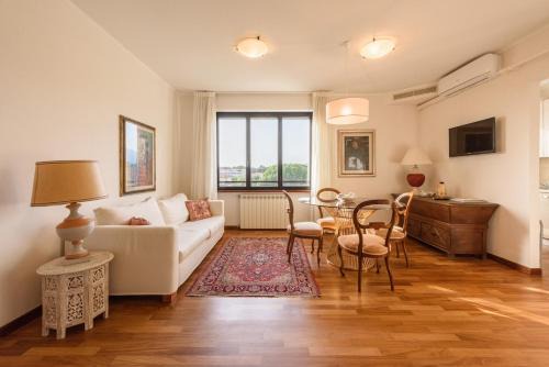 Marina di Pietrasanta Apartment | GOLDEN LUXE - Royal Sea View Private Parking