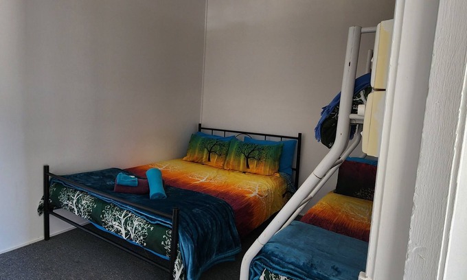 Mount Morgan Apartment | Golden Mt Rest Off Pepperina Lane, fully self-contained, sleeps 5 guests