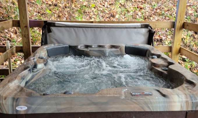 South Bloomingville Cabin | Golden Oak Cabin in Hocking Hills 5 Miles from State Parks