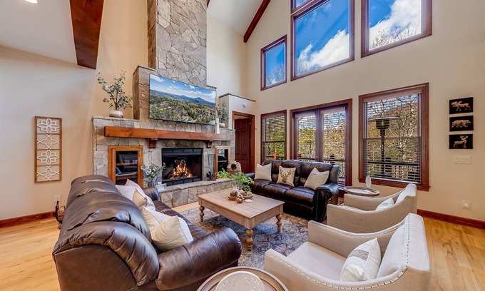 Helen House | Golden Ridge Lodge- Luxury Mountain Escape in Helen, GA