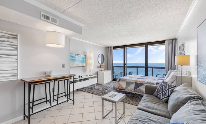 North Ocean City Condo | Golden Sands 1609 - The ideal beach retreat!
