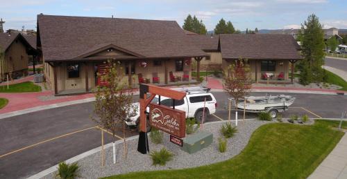 West Yellowstone Hotel | Golden Stone Inn